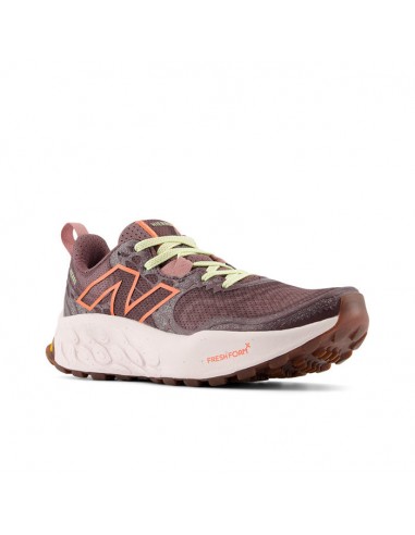 Womens New Balance Fresh Foam X Hierrov8 in Licorice/Gulf Red/Pink Granite pour bénéficier 