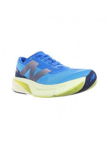 Mens New Balance FuelCell Rebelv4 in Spice Blue/Limelight/Blue Oasis rembourrage situé sous